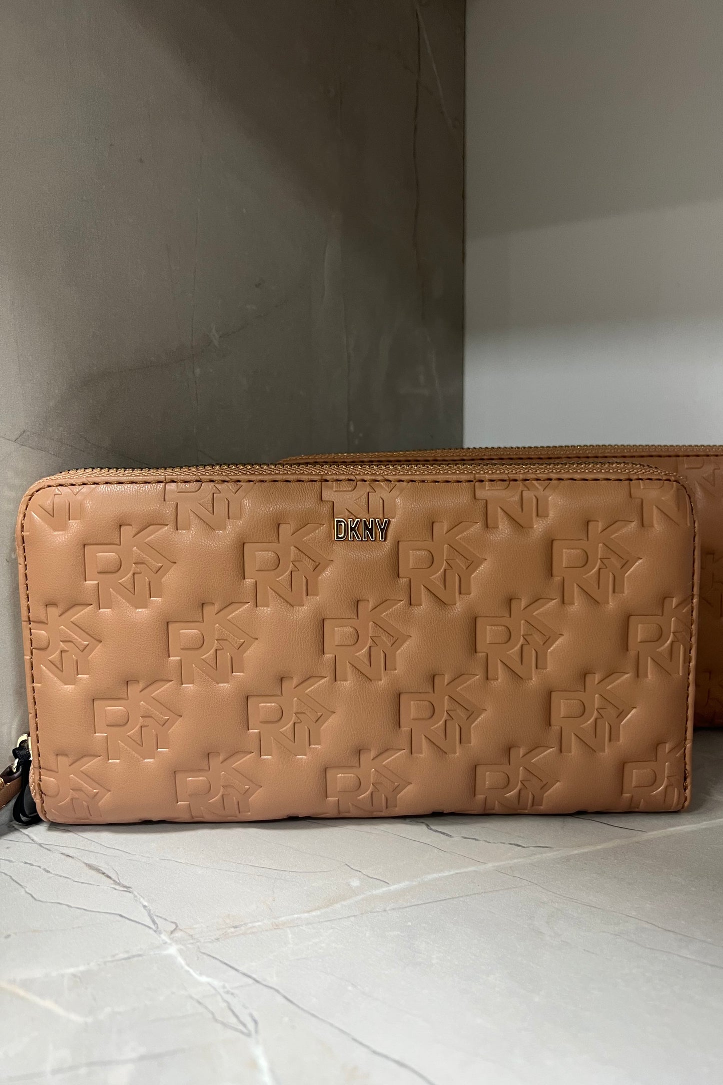 DKNY Vela Wallet